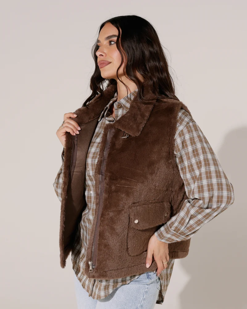 Fake fur bodywarmer Jony Donkerbruin