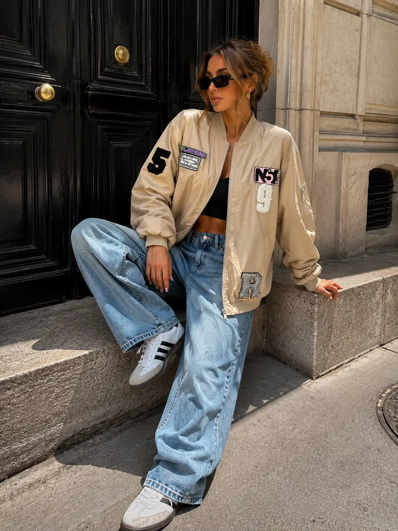 Bomberjacket met patches Gigi Taupe